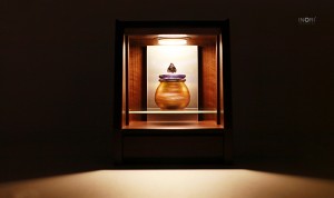 明かりの灯る照明タイプのデザイン仏壇「NOBLE-ノーブル」