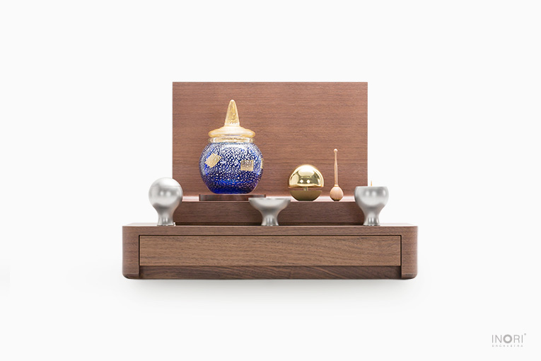 手元供養仏壇 A4-003WL ステージタイプのミニ仏壇、アートガラス骨壷「彩音」。赤ちゃん供養・水子供養のお仏壇としても。