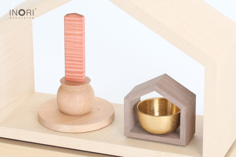 ピンク色の位牌