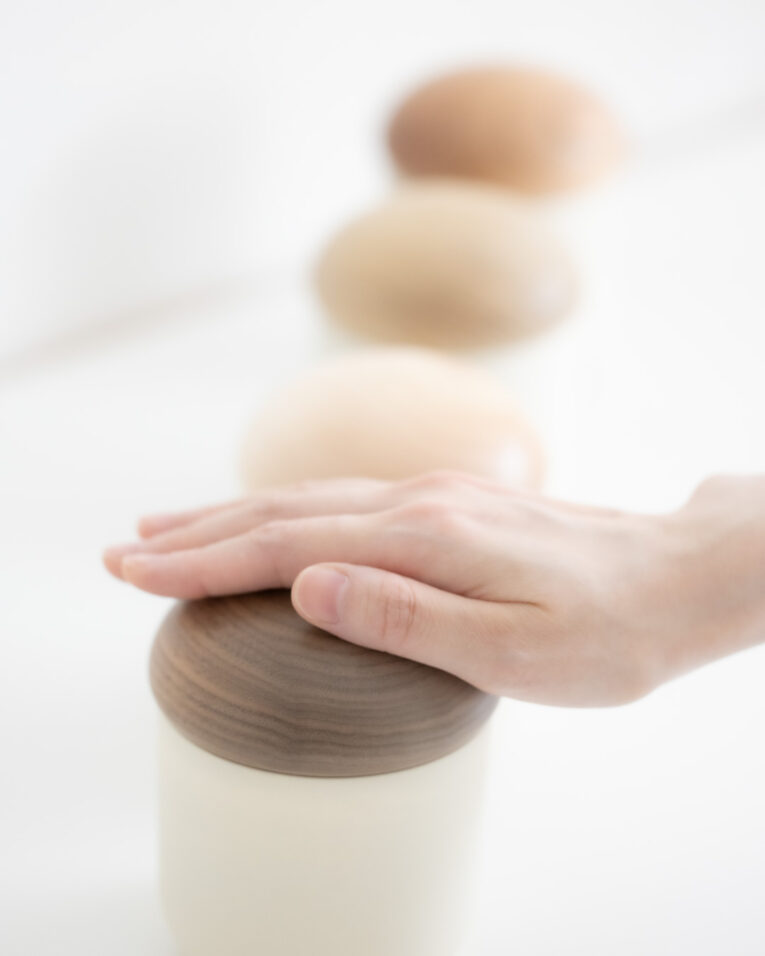 そこには、「ここに居てくれるんだ」と書かれていました。